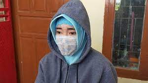 Dirinya mengaku bahwa hampir 4 tahun dirinya tidak bertatap muka dengan buronan kasus suap pemulusan proses pergantian antar waktu (paw) anggota dpr itu. Istri Sebut Harun Masiku Tertutup Ke Keluarga Tribun Timur