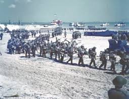 By dawn on june 6, thousands of paratroopers and glider troops were already on the ground behind enemy lines, securing bridges less than a week later, on june 11, the beaches were fully secured and over 326,000 troops, more than 50,000 vehicles and some 100,000. Landung Invasion Dday Overlord Normandie
