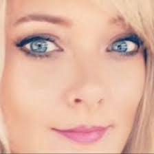 Janice Newcomb's Instagram, Twitter & Facebook