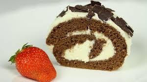 Neben eiern, mehl und einigen löffeln speiseöl benötigen sie nur noch ein glas aprikosenmarmelade, um diesen tortentraum wahr werden zu lassen. Schoko Biskuit Roulade Mrs Flury Gesunde Rezepte