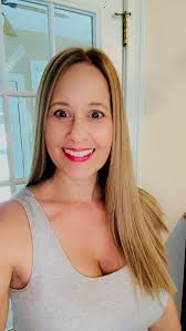 Jennifer Sublett's Instagram, Twitter & Facebook