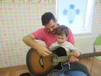 Andrzej łabędzki walczy o życie syna. Menu Nutki Facebook Spotkanie Z Muzykiem Goscmi W Przedszkolu Byli Rodzice Julianka Z Grupy Wiolinek Pani Marta Walesiak Labedzka Aktorka Teatru Syrena W Warszawie Oraz Pan Andrzej Labedzki Muzyk Kompozytor I Byly Gitarzysta W Zespole Lady