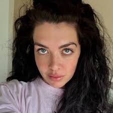 Lola Sharp (@itslolasharp)