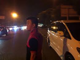 I met tom and jane at the airport a few weeks ago. Singaporean Family Tricked Into Road Accident Chased Down Expressway By Jb Thugs Coconuts Singapore