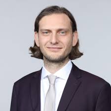 Dennis Grimmer auf LinkedIn: Ich habe einen neuen Job und arbeite jetzt als  Director bei RSM Ebner…