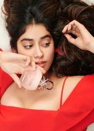 Anika Gill's Instagram, Twitter & Facebook