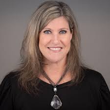 Meet Melanie! As Co-Owner of The White Oak Cottage, Melanie beams with  passion for the home décor and restaurant business. A small town (Loveland,  Ohio) girl who met the love of her