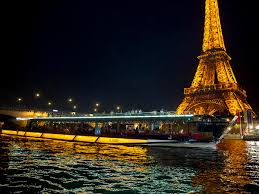 Bateaux Mouches Diner Croisiere France Tourisme
