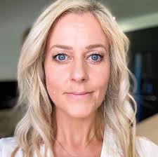 Emma Carrera's Instagram, Twitter & Facebook