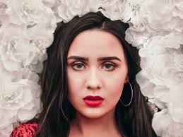 Teens Are Taking Professional-Level Glamour Shots at Hobby Lobby