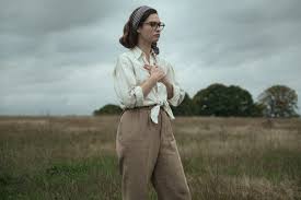 Последние твиты от lily james (@lilycjames). Bild Zu Lily James Die Ausgrabung Bild Lily James Filmstarts De