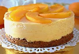 Le Gateau Sans Cuisson Aux Abricots Est Un Gateau Constitue D Une Base De Biscuits Emiettes De Lait Gateau Sans Cuisson Patisserie Sans Cuisson Recette Facile
