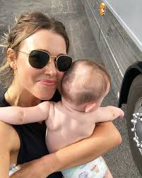 What does it mean to be facetious?