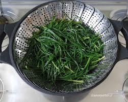 La frittata di agretti a dieta. Frittata Di Agretti Al Forno E In Padella Ricetta Semplice E Gustosa