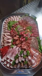 Decorer Des Assiettes Froides Recettes Cold Presentation Des Plats In 2020 Lebensmittel Platten Essen Dekorationen Fingerfood