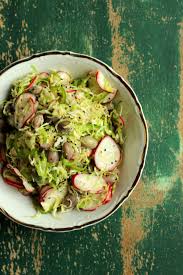 rosenkohlsalat roh mit rettich und bohnen schnell einfach rezept rosenkohl rosenkohl rezept vegetarisch topinambur