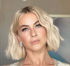 How to create messy beach waves: Julianne Hough Blunt Blond Bob Haircut 2019 Julianne Hough Short Hair Medium Bob Hairstyles Blonde Blunt Bob
