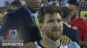 Share the best gifs now >>>. Especial A Cuatro Anos Del Inolvidable Meme De Alexis Sanchez Mirando A Messi Que Dio La Vuelta Al Mundo En Mil Versiones