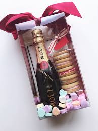 Send valentine's day gifts to usa. Poppins Post Corporate Gifts In 2020 Corporate Appreciation Gifts Valentine Treats Treat Boxes