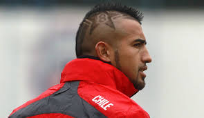 Vidal, positivo de coronavirus, acusado de una fiesta en el hotel el rey arturo. Vidal Entdecker Spricht Uber Werdegang
