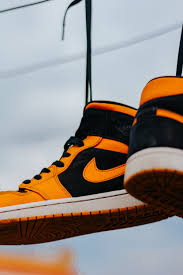 A palette of gentle shades brings together the house's exceptional tailoring expertise with a 1980s american sportswear feel, inspired by the legendary michael jordan. Nike Shoe Pictures Hd Download Free Images On Unsplash