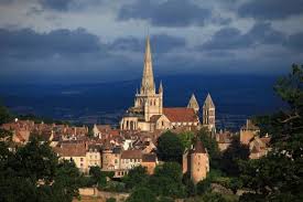 La Ville D Autun Et La Cathzedrale St Lazare D Autun Beaux Endroits Bourgogne France