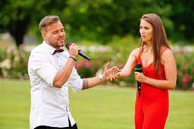 Bereits seit 2002 wird einmal pro jahr nach dem konzept des englischen formats pop idol mithilfe einer jury und des publikums ein sänger oder eine. Wie Pietro Und Sarah Sind Diese Dsds Kandidaten Ein Paar Promiflash De