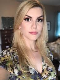 Single girls let's cry 😭😭 until a handsome boys tells you to stop.❤️