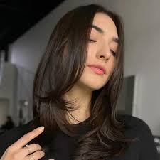 What Is the Butterfly Haircut TikTok Trend, Style Tips From Expert