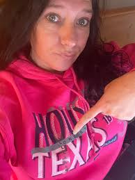 For Shando Sunday my contribution Shannen and Holly will always be Fievel  and Tiger to me. ❤️ I also bought a House of Halliwell hoodie. (90 billion  degrees in Texas and I