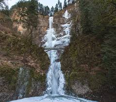 Photo winter scenes landscape multnomah falls scenery multnomah falls oregon pictures pretty places nature. Multnomah Falls Frozen Photograph By Sam Amato