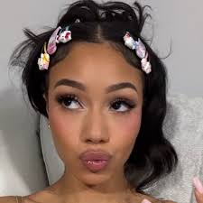 Alyssa Nelson (@AlyssaN05337909)