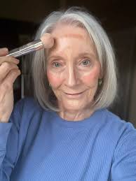 Is the youth sculpting face and neck wand effective for reducing wrinkles  and improving skin tone?