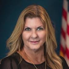 Suzanne Thorson's Instagram, Twitter & Facebook