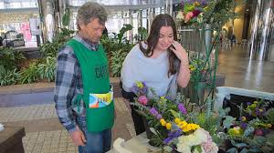 Choose below from our huge selection of valentine's day flower arrangements, now with hundreds of gifts from 6 special catalogues! Curbside Chronicle Vendors Selling Flowers Through Valentines Day