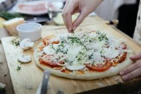 How many calories are in a large pizza slice? How Many Carbs And Calories In A Slice Of Pizza Pequod S Pizza