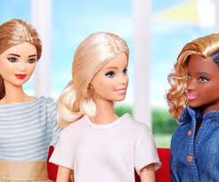 Barbie hairstyle salon princess video games for girls kylie jenner hair tutorial for barbie doll barbie haircut diy barbie sparkle style salon blonde doll playset toys barbie hair salon. Uh Who Approved Of This Black Barbie S Hairstyle