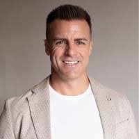 Pierre Naude's Instagram, Twitter & Facebook