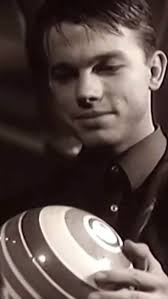 El 2 de mayo celebramos el cumpleaños de Marcus Meyn, nacido en 1966, el  carismático vocalista de la banda alemana Camouflage. Conocido por su voz  distintiva, Marcus ha sido fundamental en el éxito y ...