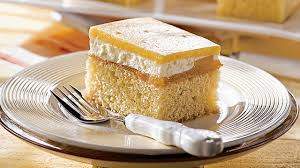 Maracujaschnitten Rezept In 2020 Kaffee Und Kuchen Blechkuchen Kuchen Und Torten