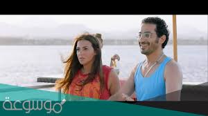 ولدت لأب مصري وأم يونانية، اسمها الحقيقي هو أمينة مصطفى جمال. Ù‚ØµØ© ÙÙŠÙ„Ù… Ù„Ù ÙˆØ¯ÙˆØ±Ø§Ù† ÙˆÙŠÙƒÙŠØ¨ÙŠØ¯ÙŠØ§ Ù…ÙˆØ³ÙˆØ¹Ø© Ù†Øª