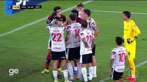 Aos 35 min do 1º tempo - decisão do árbitro após revisão do VAR de pênalti para o Flamengo