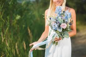 A Promise Of Summer Breeze Hochzeit Braut Brautstrausse
