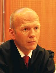 Ber om fengsel for gårdeieren