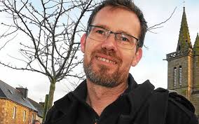 Mark Della Negra. Le sport s'impose et s'expose