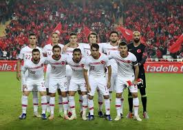 3 nisan 1999) i̇talyan kulübü sassuolo'nun savunucusu olarak oynayan türk profesyonel futbolcudur. Mert Muldur Rapid Aufsteiger Mit Sturmischer Vergangenheit Kurier At