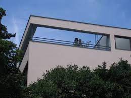 Similar to the citrohan house, the villa stein had a roof, which became a terrace garden; Maison Citrohan Data Photos Plans Wikiarquitectura