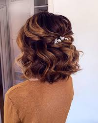 In addition photo, she has a beyond than activity red lollipop. 41 Perfect Wedding Hairstyles For Medium Hair Wedding Forward