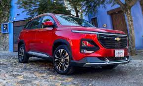 The 2022 chevrolet captiva offers us a panoramic roof, seats covered in synthetic leather and with electric adjustment for the driver, electric windows and mirrors, and usb ports for all seats. Chevrolet Captiva 2022 Test Drive With Details Ruetir