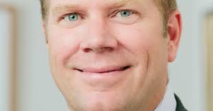 CEO Paywatch: Chad Abraham, Piper Jaffray Cos.